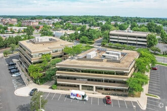 555 Grove St, Herndon, VA - AERIAL  map view