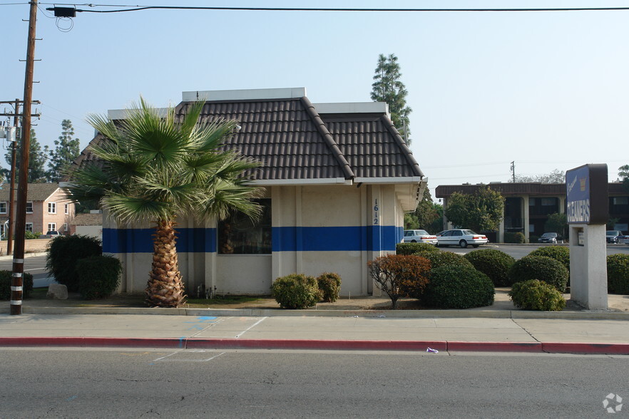 1612 S Mooney Blvd, Visalia, CA for sale - Building Photo - Image 2 of 4