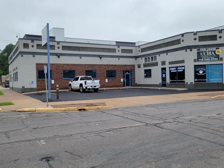 705 S Barstow St, Eau Claire, WI for lease - Building Photo - Image 2 of 13