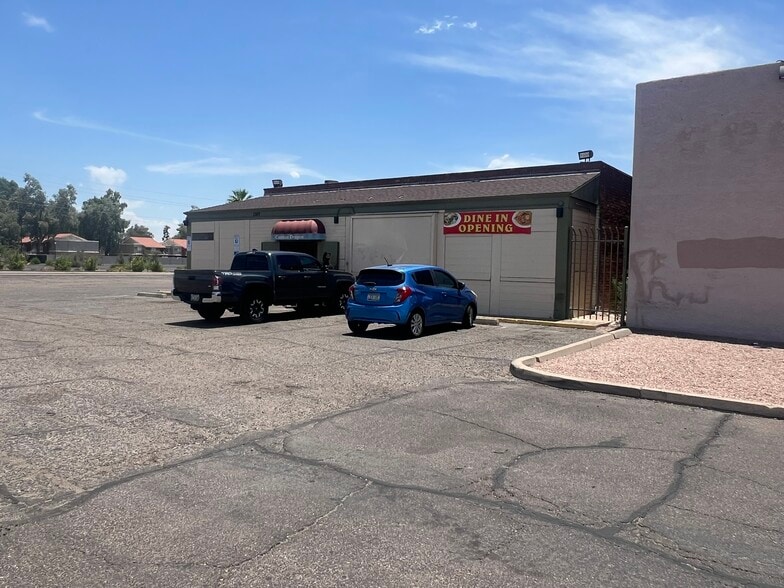 7307 W Indian School Rd, Phoenix, AZ for lease - Building Photo - Image 2 of 12
