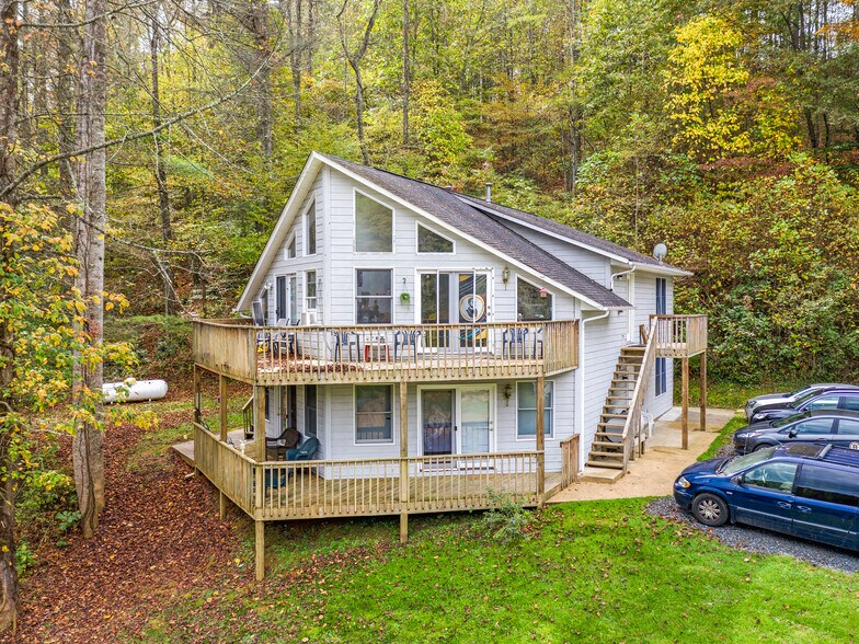 55 Ruffed Grouse Ln, Burnsville, NC for sale - Primary Photo - Image 1 of 1
