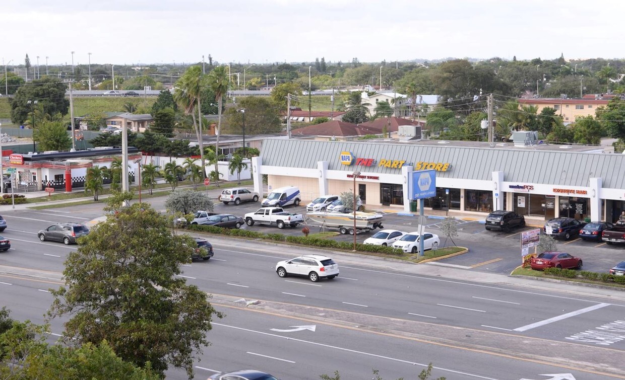 6105-6117 Hollywood Blvd, Hollywood, FL for lease Building Photo- Image 1 of 5