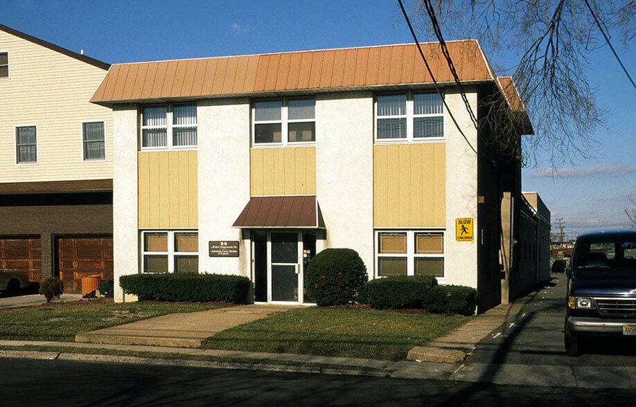 38 Main St, Little Ferry, NJ for lease - Primary Photo - Image 1 of 12