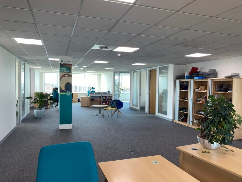 Church Rd, Haywards Heath for lease - Interior Photo - Image 2 of 7