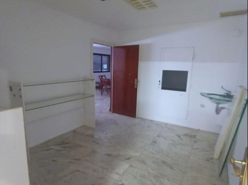 Office in Cáceres, Cáceres for sale - Building Photo - Image 2 of 8