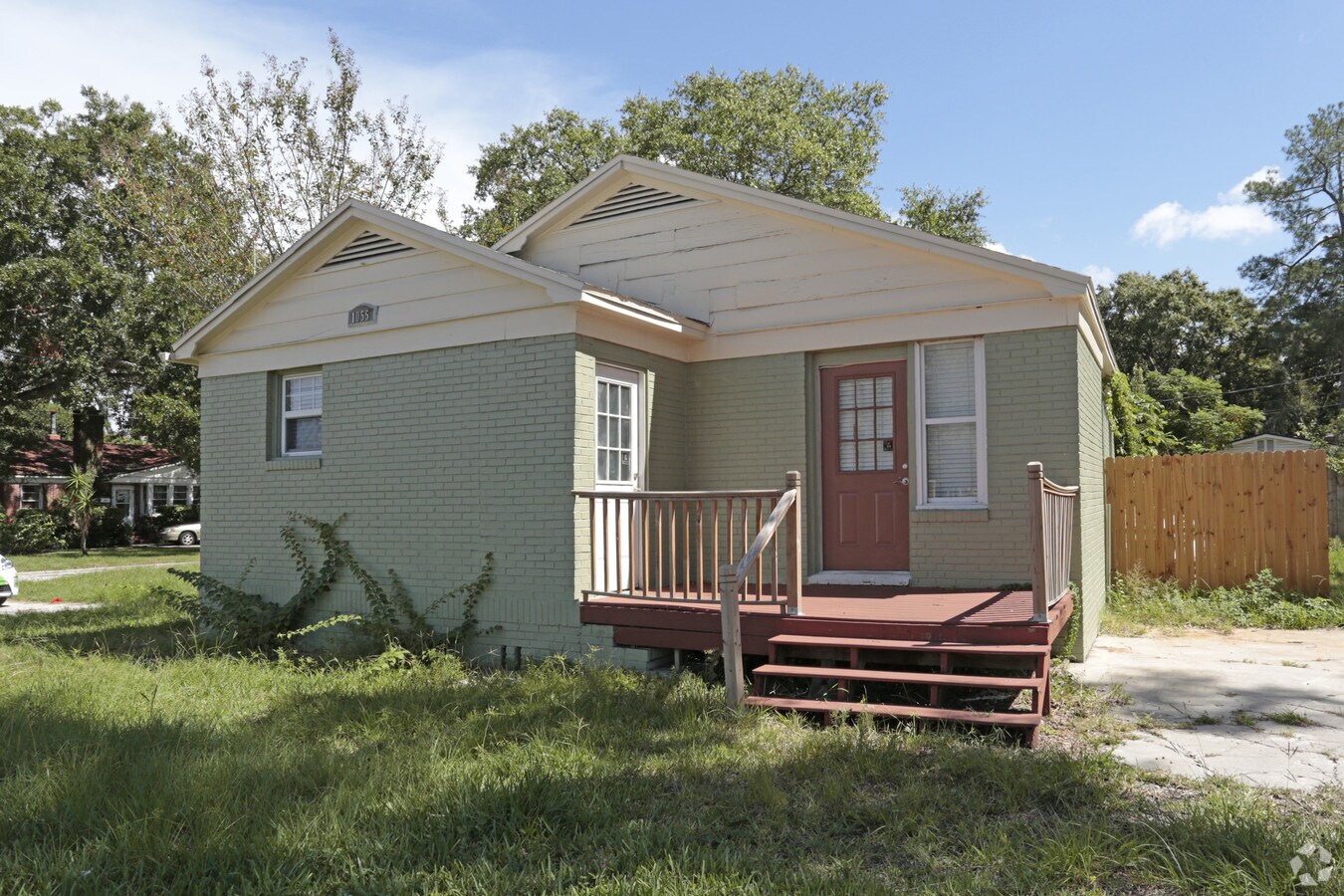 1055 Cassat Ave, Jacksonville, FL 32205