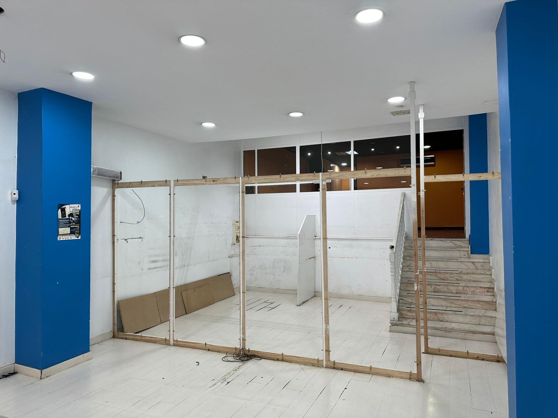 Retail in Cáceres for lease Building Photo- Image 1 of 8