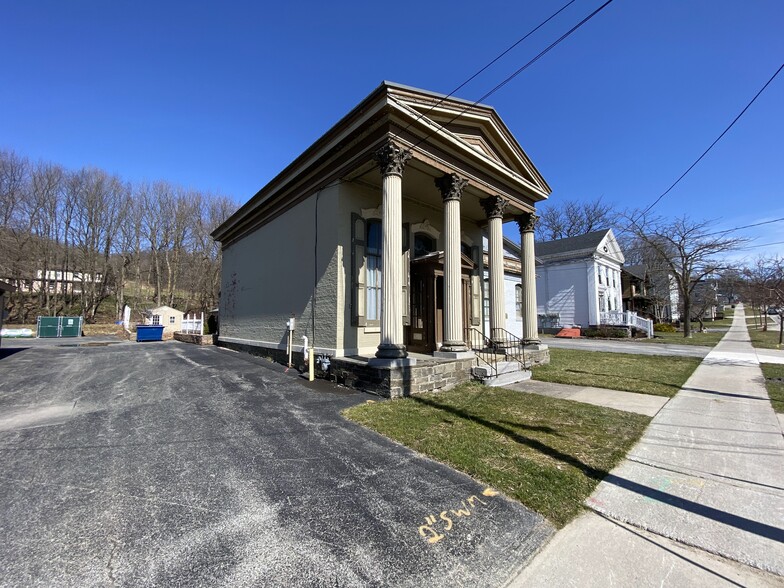 75 E Main St, Morrisville, NY for sale - Building Photo - Image 1 of 25