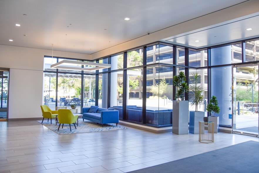 3 Hutton Centre Dr, Santa Ana, CA for lease - Interior Photo - Image 2 of 6