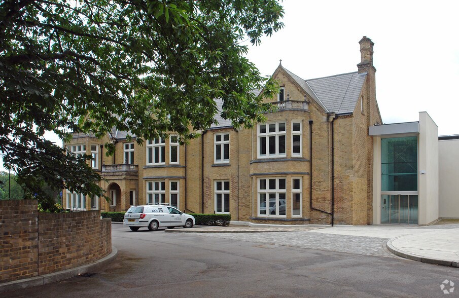 Lily Hill Rd, Bracknell, RG12 2SJ Lily Hill House