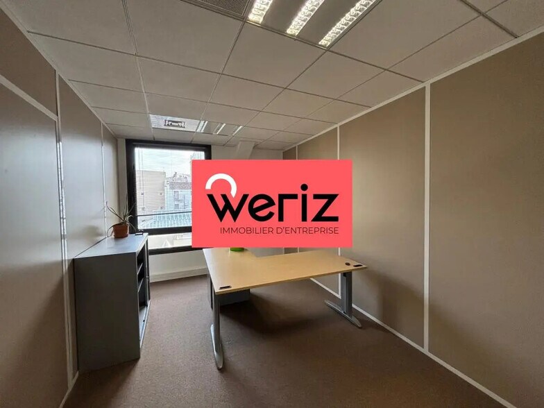 Office in Marseille for lease - Interior Photo - Image 1 of 12