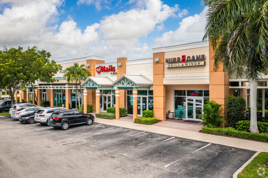 6345 Naples Blvd, Naples, FL for lease - Primary Photo - Image 1 of 5