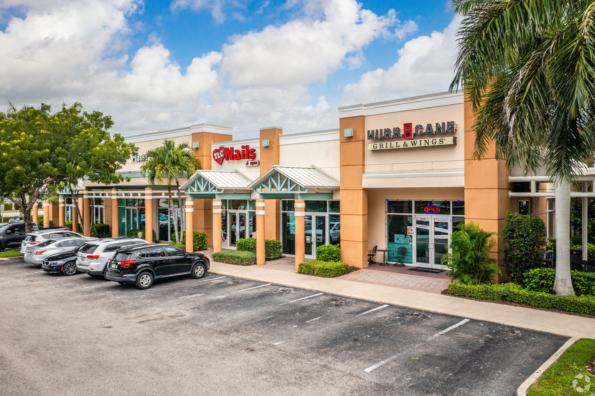 6345 Naples Blvd, Naples, FL for lease Primary Photo- Image 1 of 6