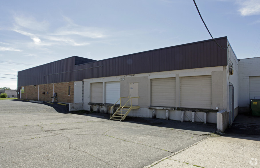 12701 Northend Ave, Oak Park, MI for lease - Building Photo - Image 3 of 6