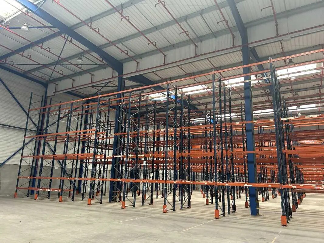 Flex in Libercourt for lease Interior Photo- Image 1 of 11