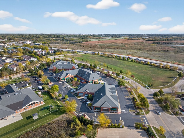 1540 Carlemont Dr, Crystal Lake, IL for sale - Building Photo - Image 3 of 16