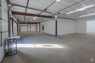 2911 Edith Ln, Haltom City, TX for lease Interior Photo- Image 2 of 7