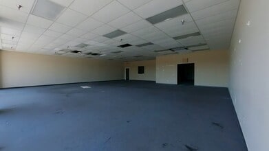 4024 Elkhart Rd, Goshen, IN for lease Interior Photo- Image 1 of 8