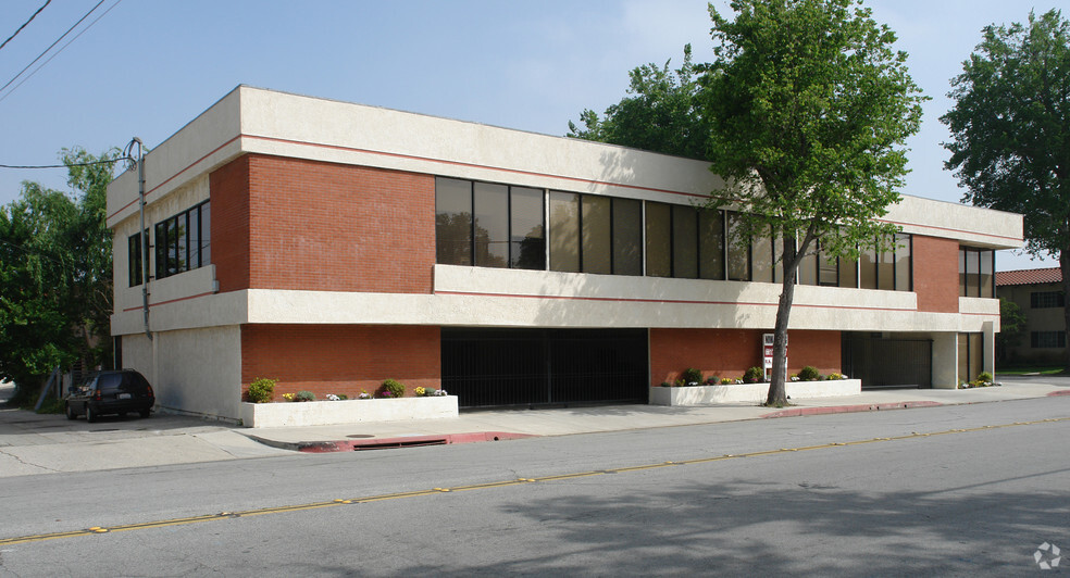 24303 Walnut St, Santa Clarita, CA for lease - Building Photo - Image 1 of 5