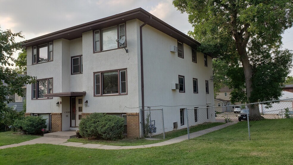 1035 Peters Pl NE, Columbia Heights, MN for sale - Building Photo - Image 1 of 1