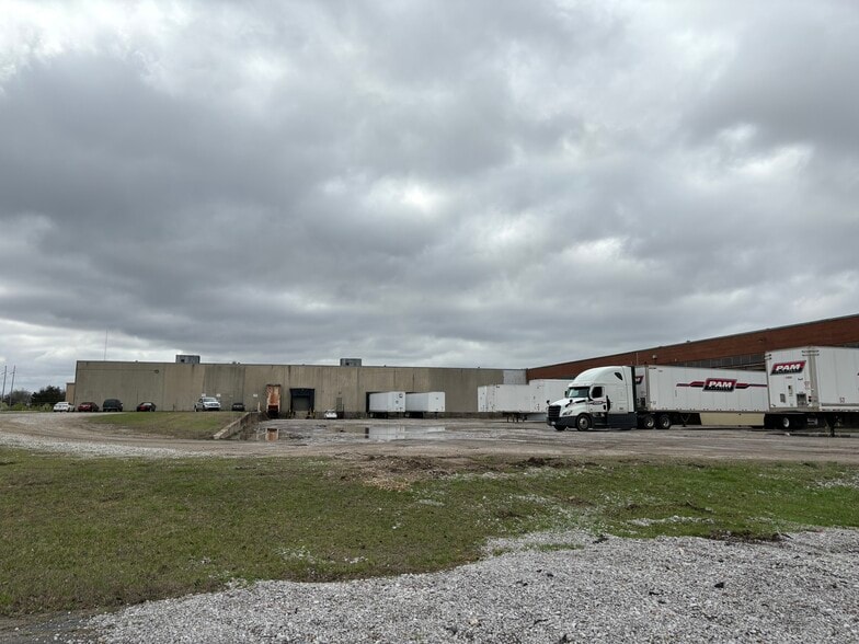 4799 S Eason Blvd, Tupelo, MS for lease - Building Photo - Image 3 of 8