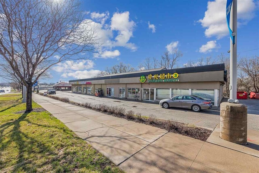 906 2nd St, Coralville, IA for lease - Building Photo - Image 2 of 10