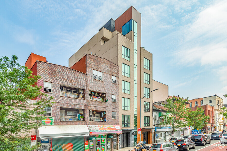 253-255 Nostrand Ave, Brooklyn, NY for lease - Building Photo - Image 2 of 3