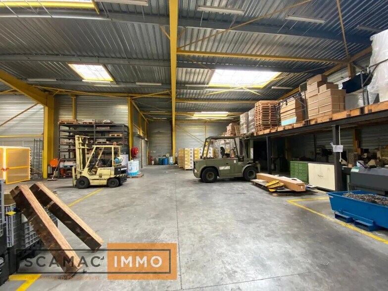 Industrial in La Ville-du-Bois for sale - Interior Photo - Image 2 of 7