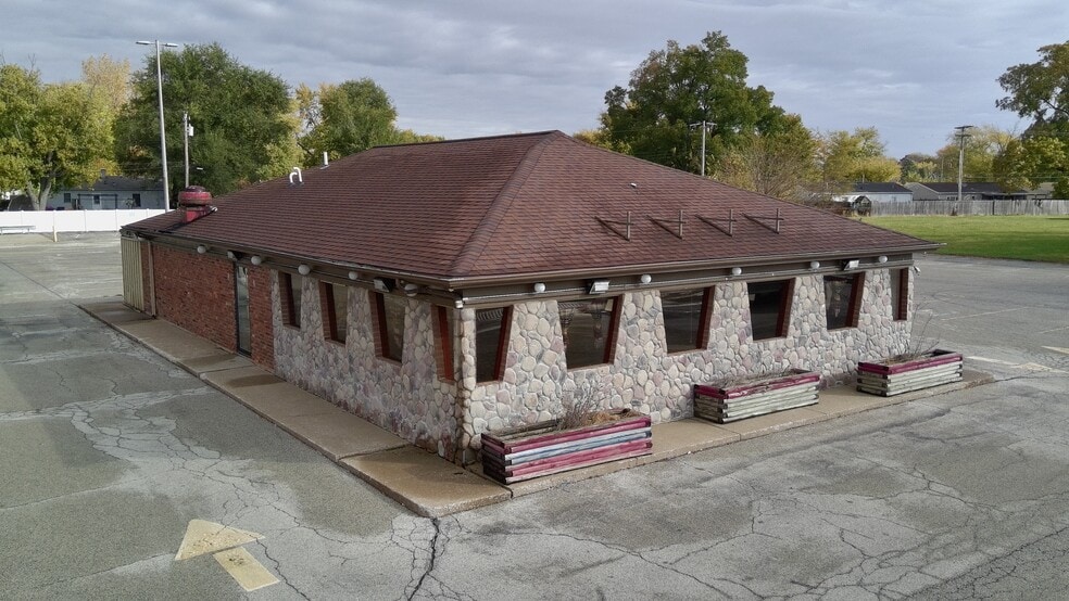 1315 W Garfield Ave, Peoria, IL for lease - Building Photo - Image 3 of 16