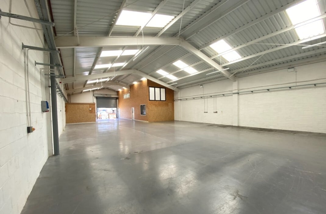 Burndell Rd, Ford for lease Interior Photo- Image 1 of 3