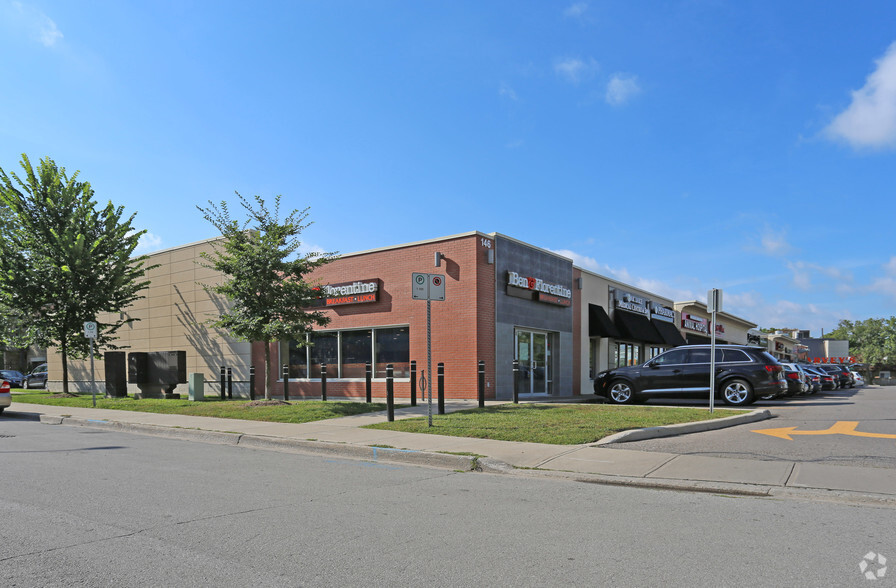 146 Lakeshore Rd W, Oakville, ON for lease - Building Photo - Image 2 of 2