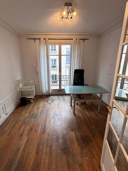 Office in Levallois-Perret for lease - Interior Photo - Image 3 of 4