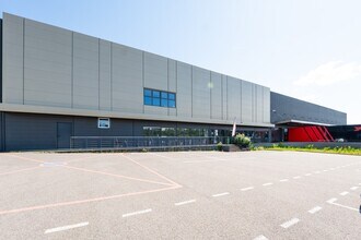 266 Impasse Des Vignes, Bressolles for lease Building Photo- Image 2 of 8