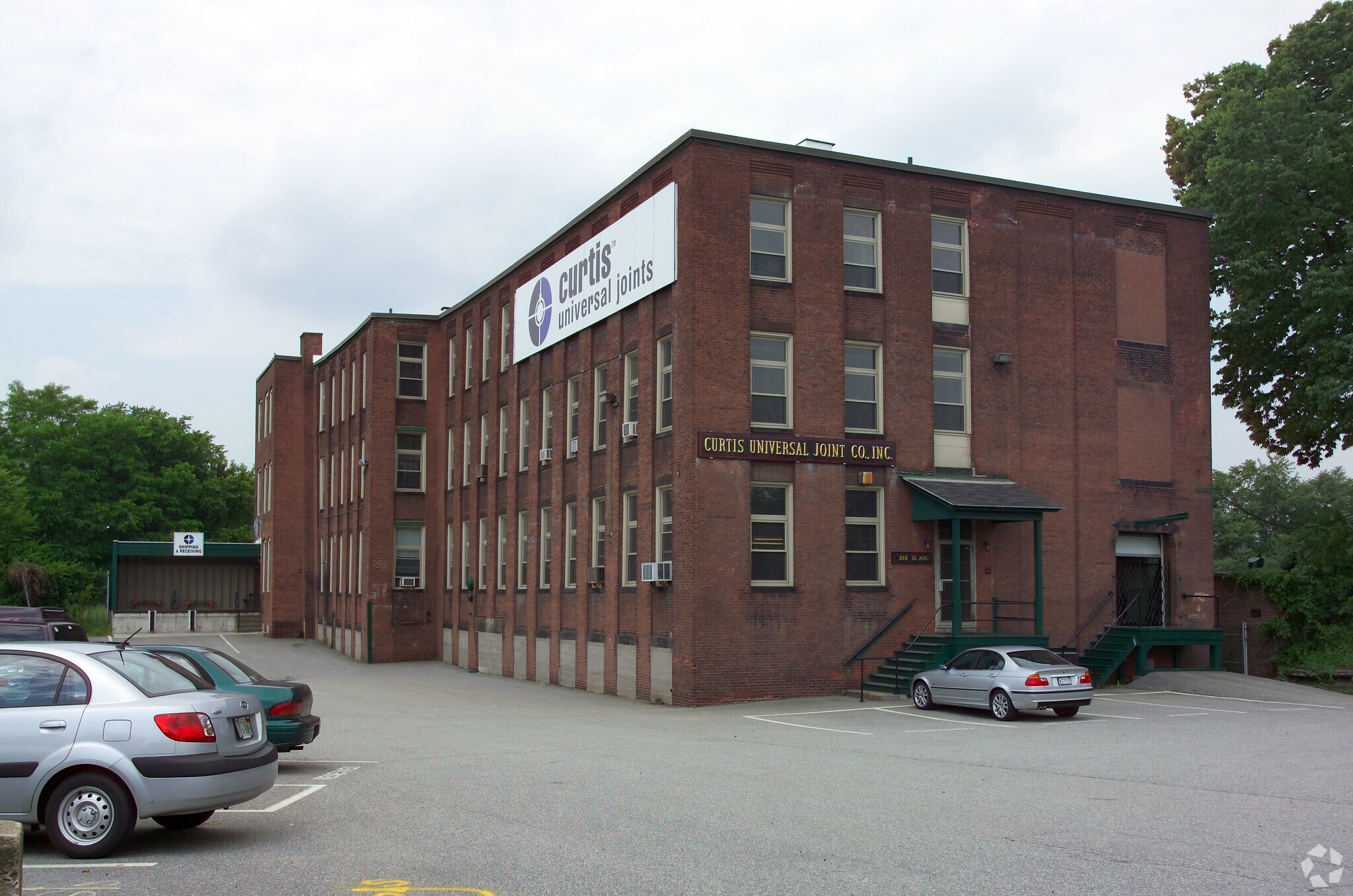 4 Birnie Ave, Springfield, MA for sale Primary Photo- Image 1 of 1