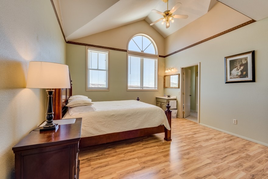 21049 Uncompahgre Rd, Montrose, CO for sale - Interior Photo - Image 3 of 33