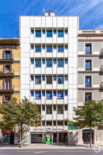 Carrer de Balmes, 114, Barcelona, Barcelona for lease - Primary Photo - Image 1 of 3