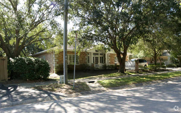 1005 Pinellas St, Clearwater, FL for lease - Primary Photo - Image 1 of 9