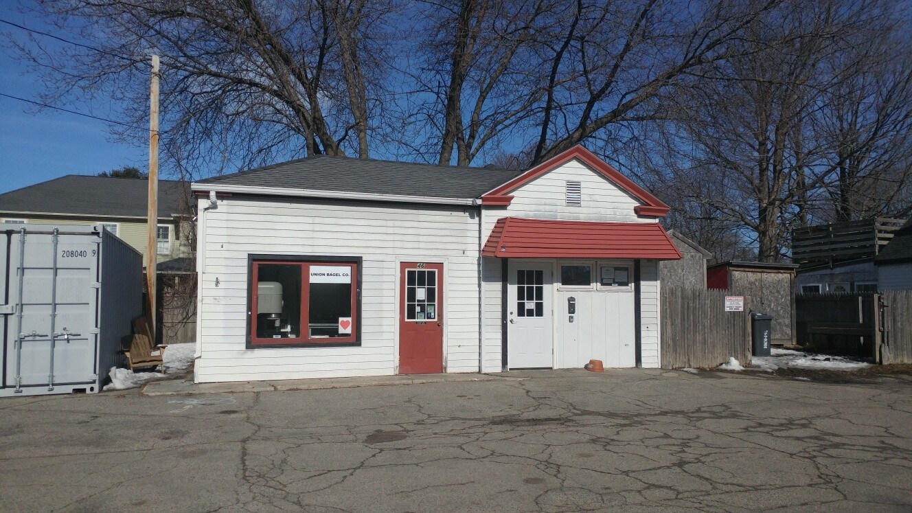 46 Veranda St, Portland, ME 04103