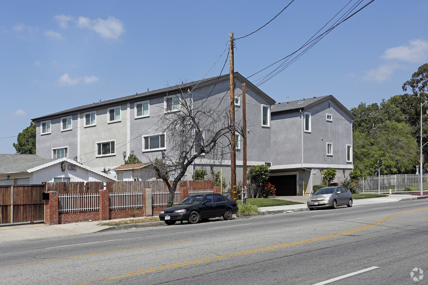 7359 Kester Ave, Van Nuys, CA for sale - Primary Photo - Image 1 of 1