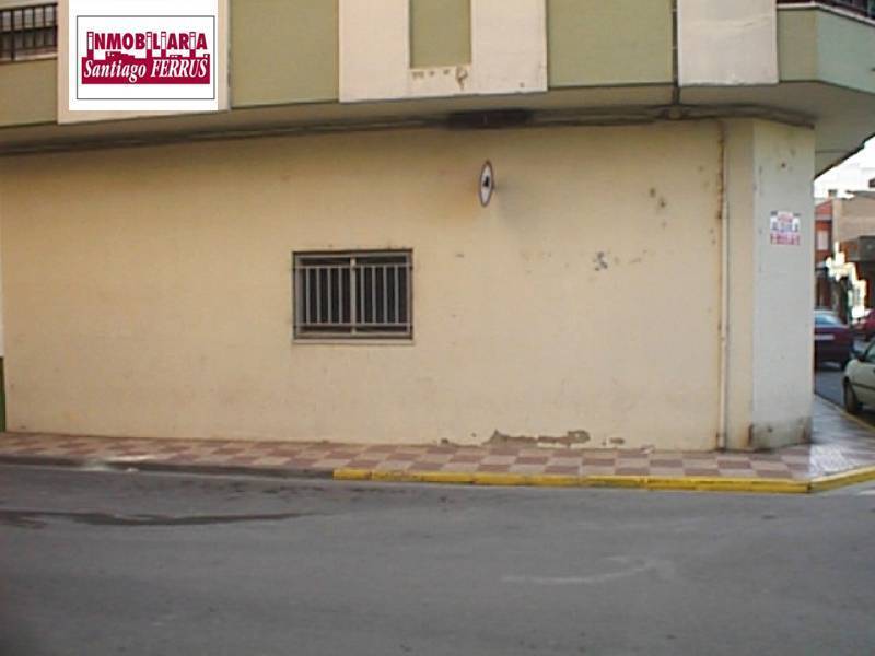 Retail in Almussafes for lease Building Photo- Image 1 of 2