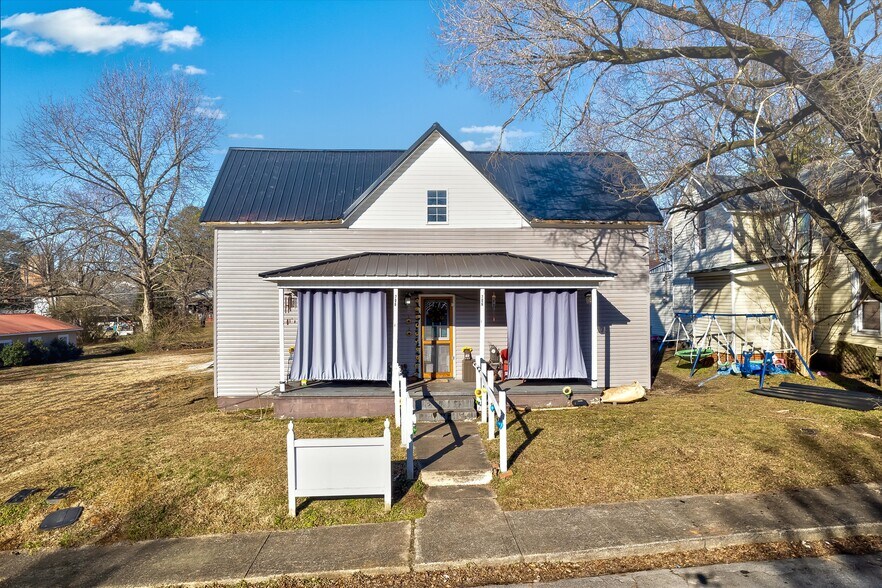 706 Washington Ave, Etowah, TN for sale - Building Photo - Image 1 of 7