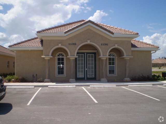 1136-1138 Cypress Glen Cir, Kissimmee, FL for sale - Building Photo - Image 2 of 19