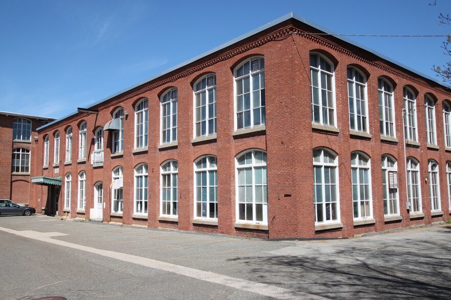 81 South St, West Warren, MA for sale - Building Photo - Image 1 of 1