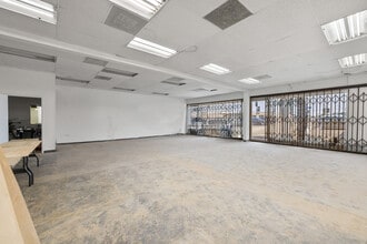 1900 S La Brea Ave, Los Angeles, CA for lease Building Photo- Image 1 of 3