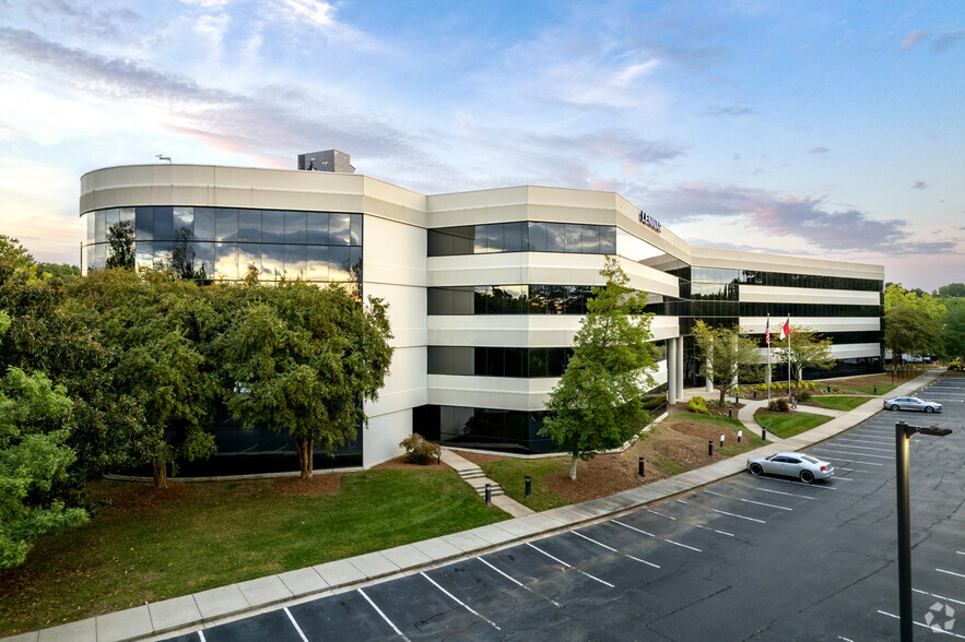 6701 Carmel Rd, Charlotte, NC for lease - Building Photo - Image 1 of 11