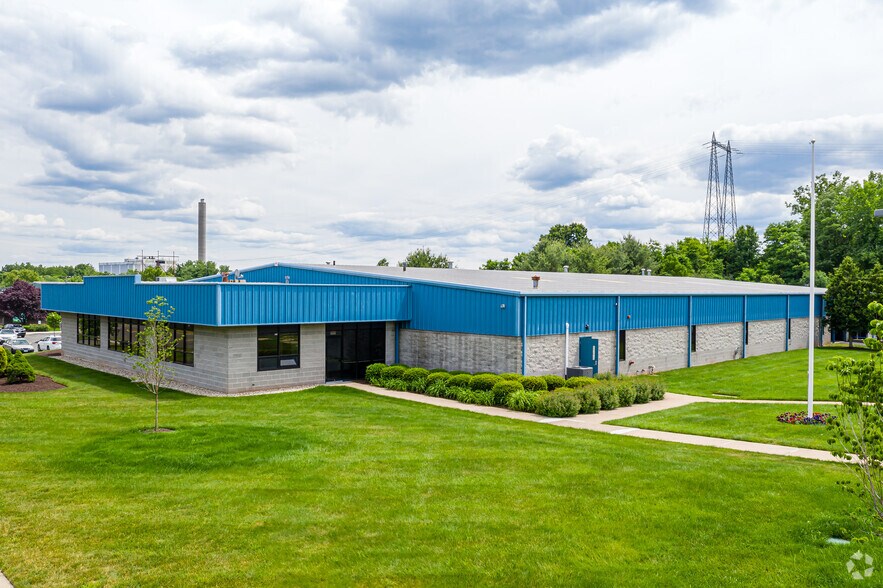 231 Century Dr, Bristol, CT for sale - Primary Photo - Image 1 of 1