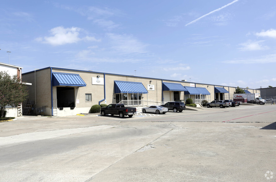 3211-3227 E Avenue E, Arlington, TX for lease - Primary Photo - Image 1 of 10