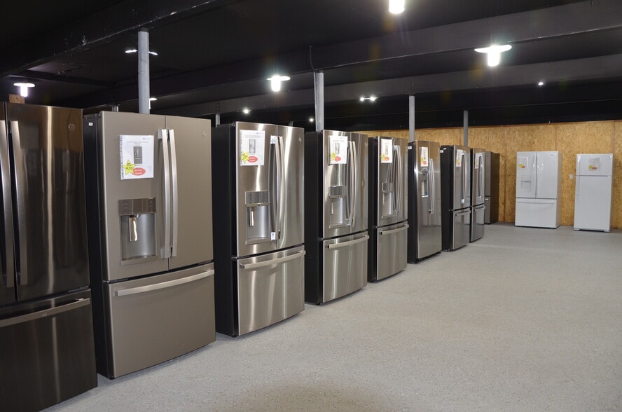 1207 G Ave NE, Cedar Rapids, IA for sale - Interior Photo - Image 2 of 7