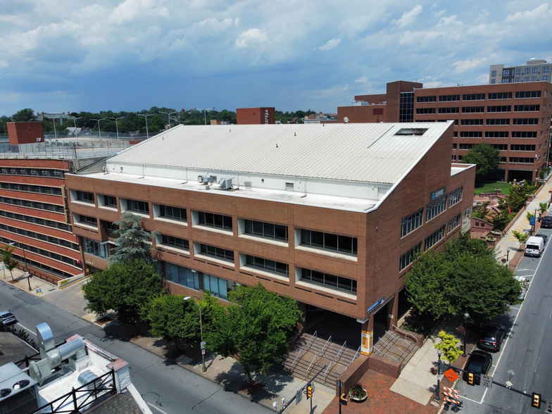 100 N Queen St, Lancaster, PA for sale - Building Photo - Image 1 of 27