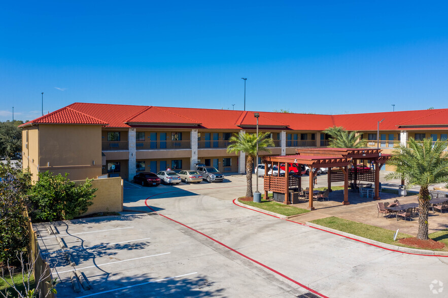 16021 North Fwy, Houston, TX for sale - Building Photo - Image 3 of 5